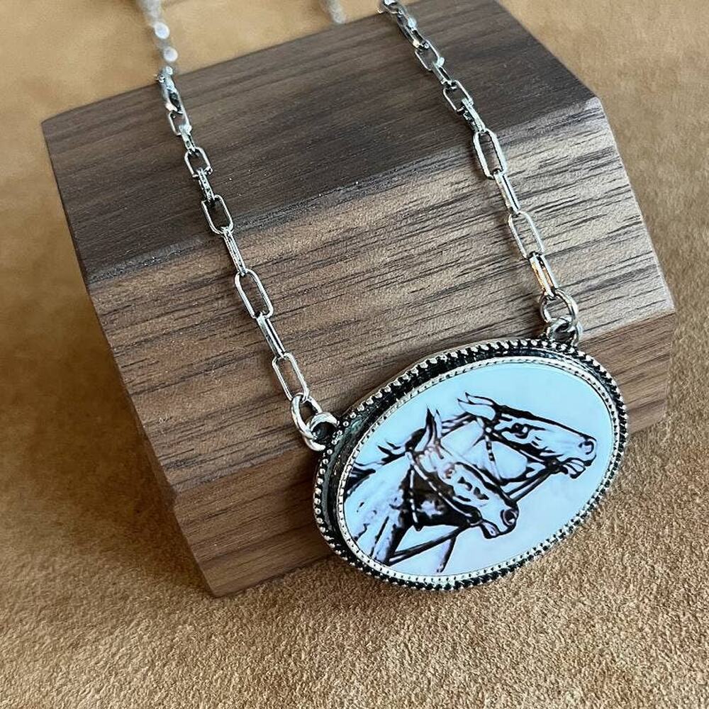 TIPI Western Horse Pendant Necklace - Silver